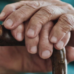 Atribución de causalidad a la vejez